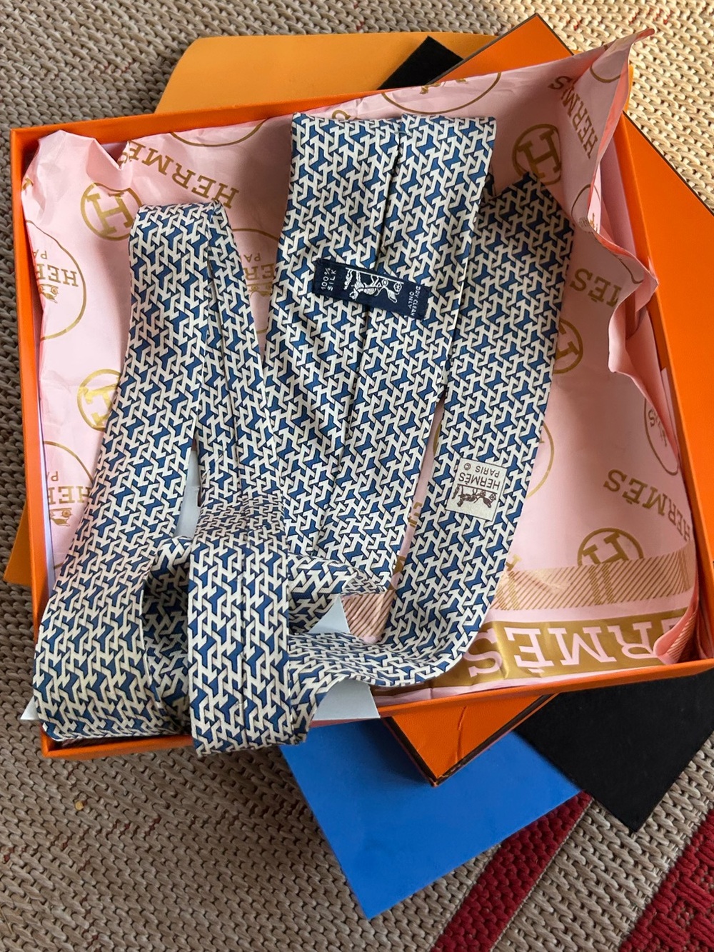 HERMES EUC 100% Silk Men’s Luxury Neck Tie - Unisex - Picture 7 of 7